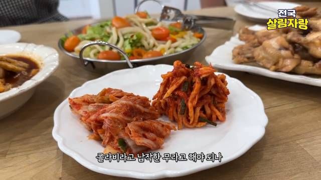 현지 채소를 섞는다 — 익어도 아삭한 납작한 무 — 전국살림자랑 ep.12 18:14 장면