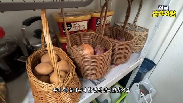 선물 받은 꽃바구니는 절대 버리지 않는다 — 팬트리 수납함으로 — 전국살림자랑 ep.13 9:50 장면