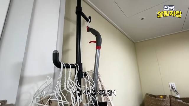 에코백은 장바구니로, 라탄 바구니로 수납 — 전국살림자랑 ep.8 18:17 장면